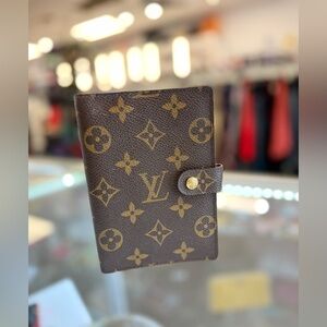 Louis Vuitton w/ gold hardware Organizer Agenda Designer